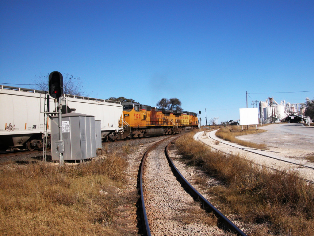 UP 9828  20Dec2012  NB at McNeil Store Road 